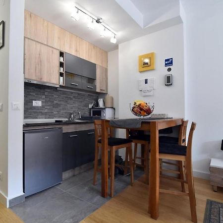 Tayson Square Dorcol New Location Free Garage Apartment Белград Екстериор снимка
