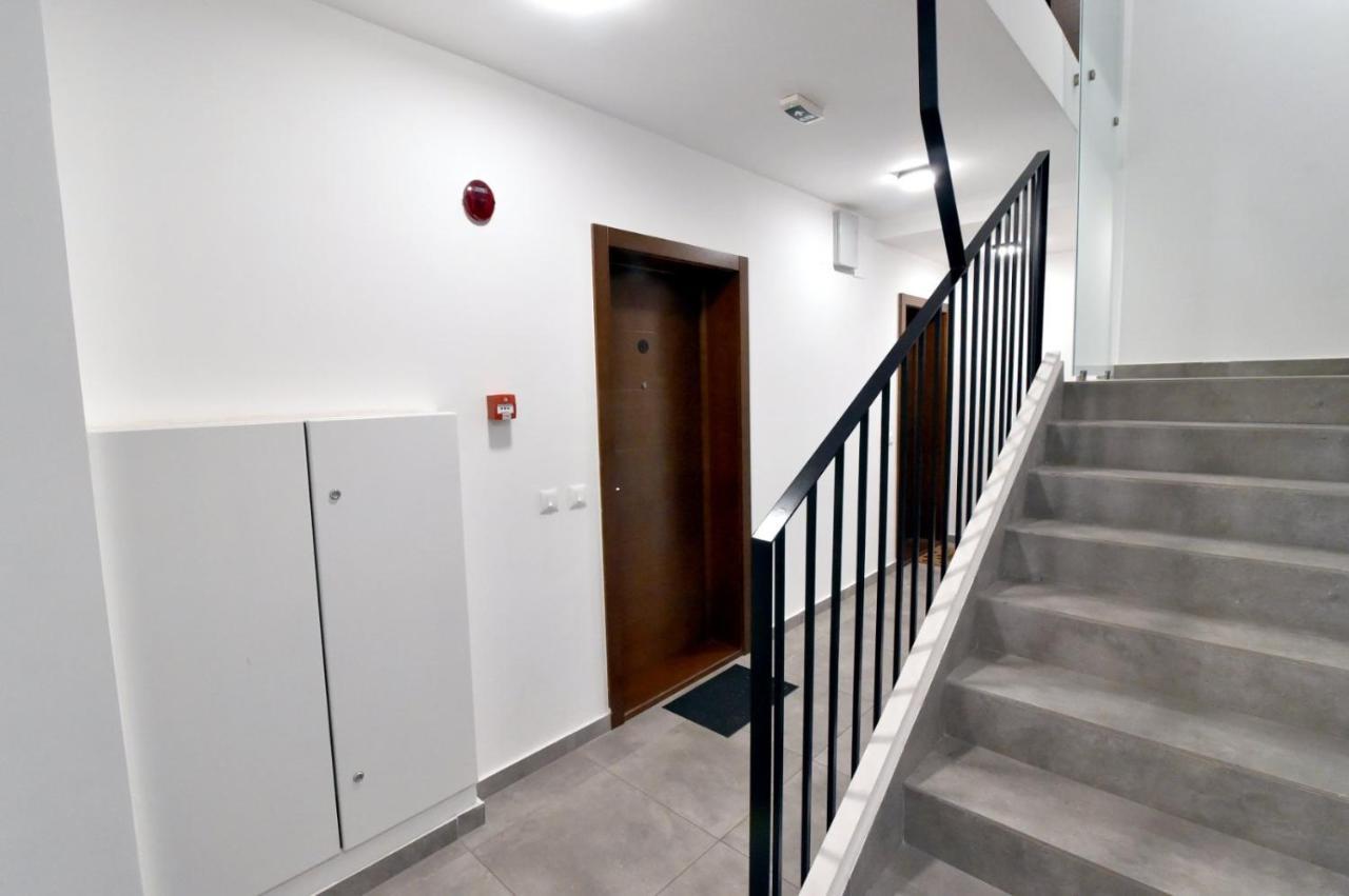 Tayson Square Dorcol New Location Free Garage Apartment Белград Екстериор снимка