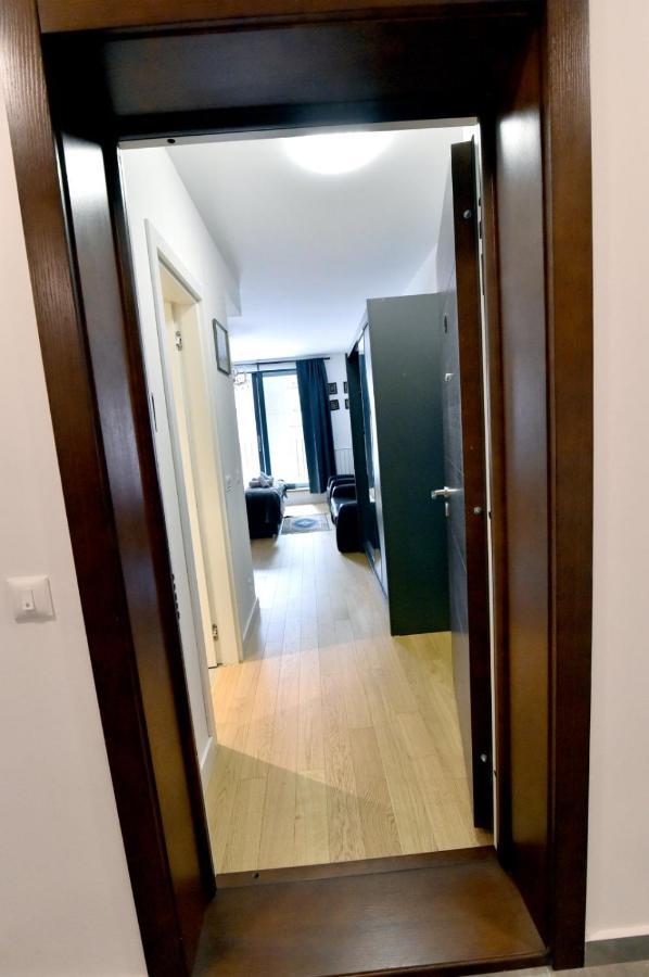 Tayson Square Dorcol New Location Free Garage Apartment Белград Екстериор снимка