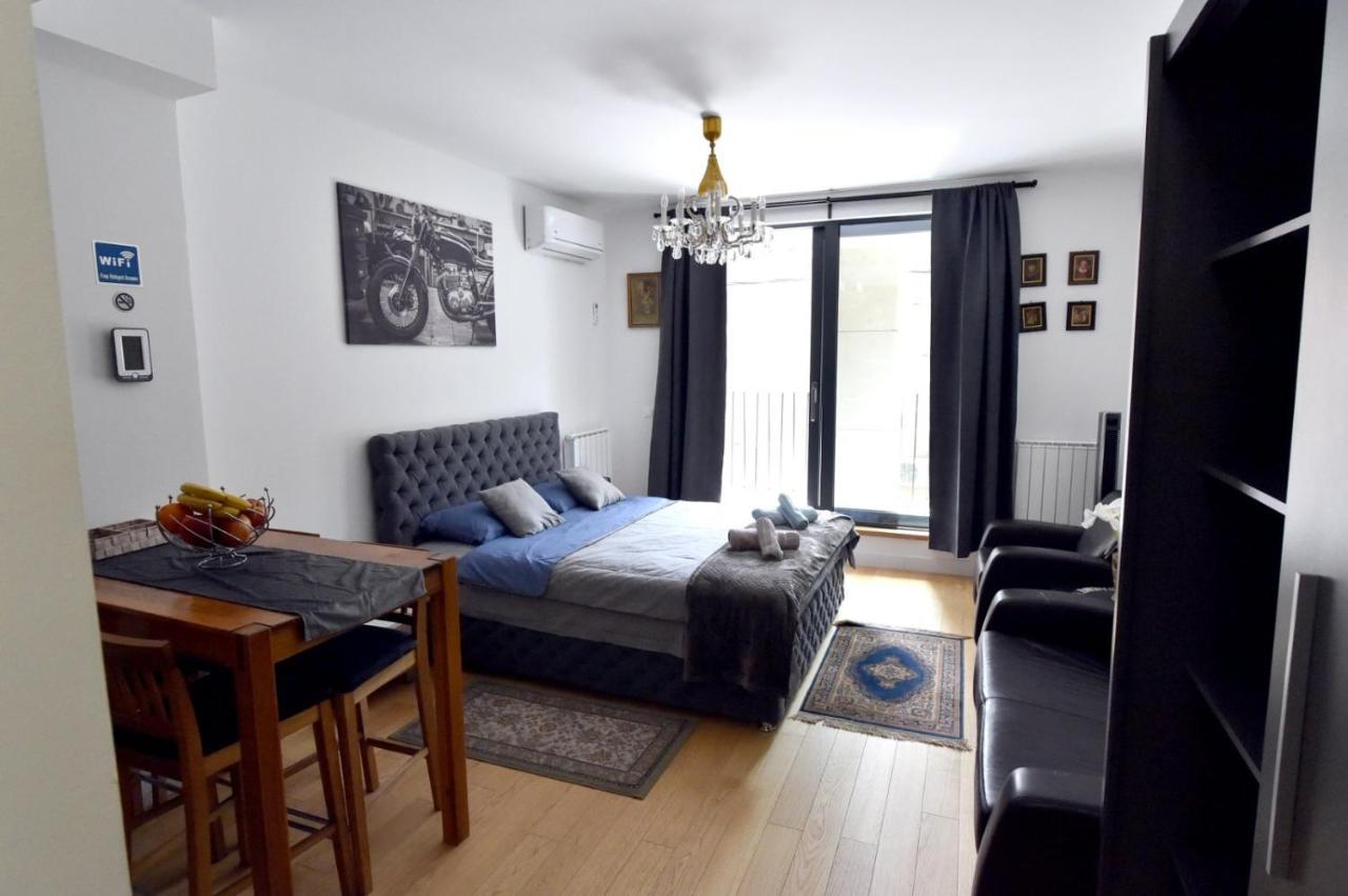 Tayson Square Dorcol New Location Free Garage Apartment Белград Екстериор снимка