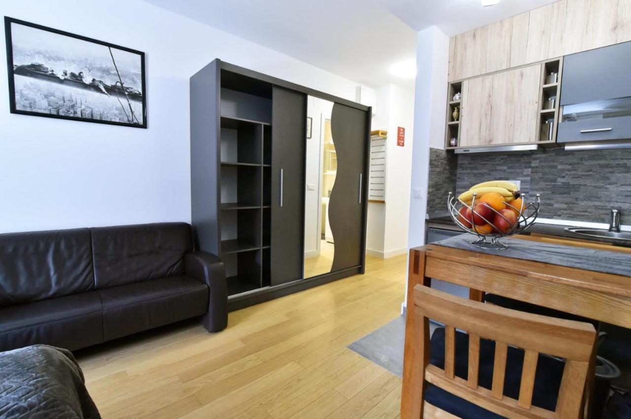 Tayson Square Dorcol New Location Free Garage Apartment Белград Екстериор снимка