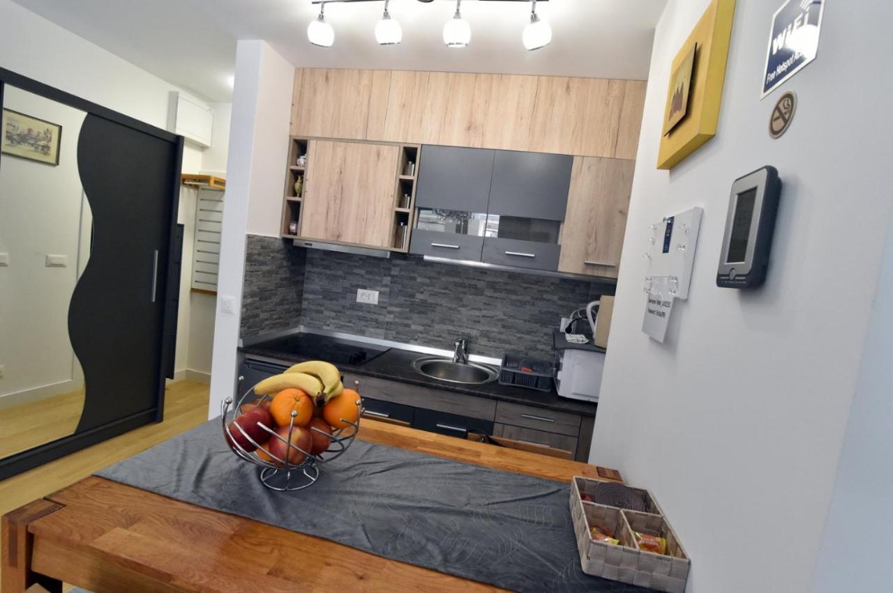 Tayson Square Dorcol New Location Free Garage Apartment Белград Екстериор снимка